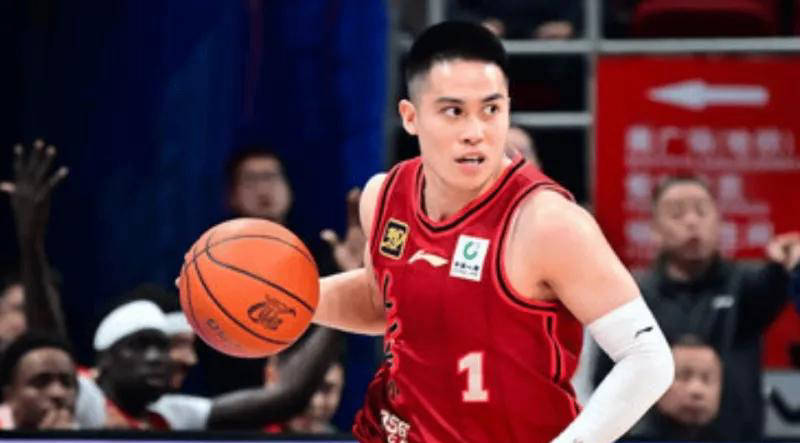 篮板优势：北京抢得49个篮板，攻守两端表现出色！