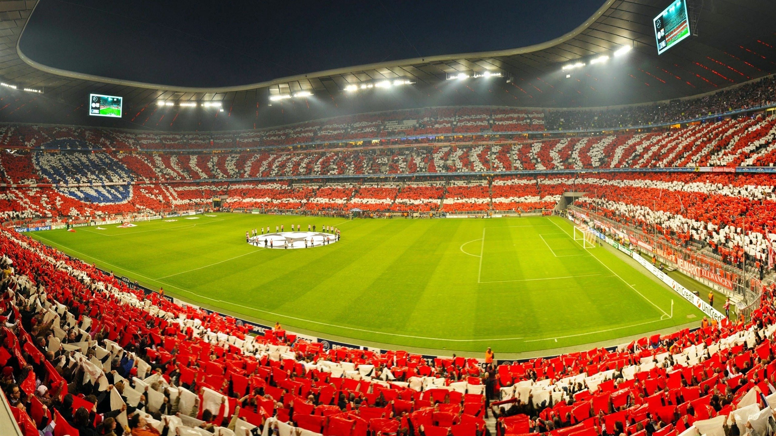 曼联备战期间进行封闭战术演练，复盘曼联战术